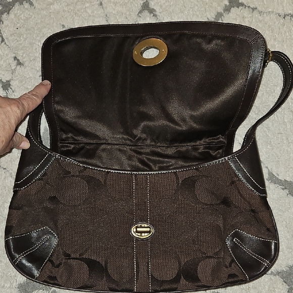 Coach Y2K Vintage Dark Brown Signature Shoulder Bag with Gold Turnlock - Picture 3 of 5